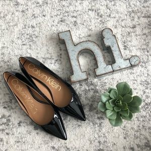 NEW Calvin Klein Pointed Toe Kitten Heel Size 6